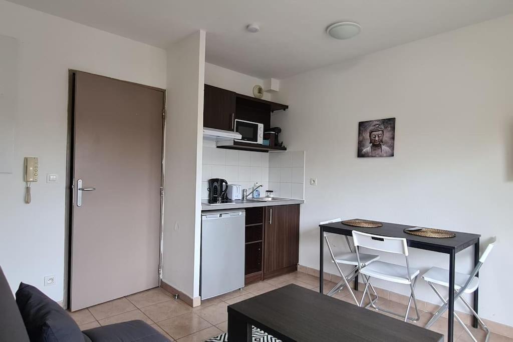 B210 Appartement Disneyland Paris Parking Et Wifi 몽테브랭 외부 사진